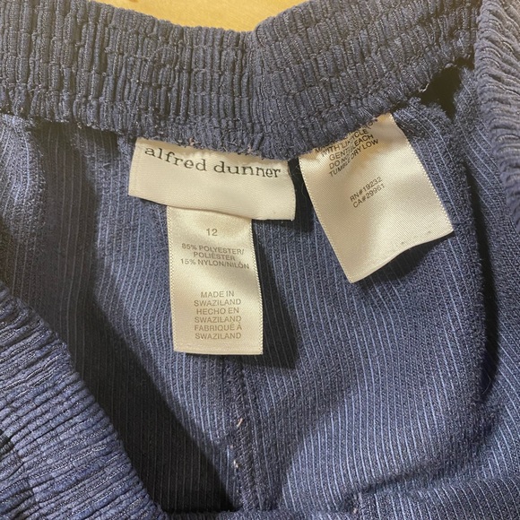 Alfred  Dunner Pull On Corduroy Pants Size 12 (KD) - Picture 10 of 15